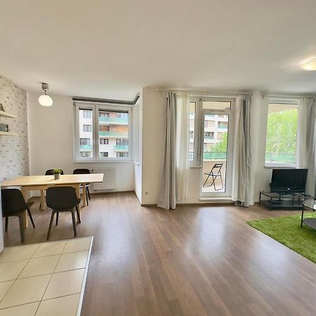 Corvin Center Suites Budapest Ngoại thất bức ảnh